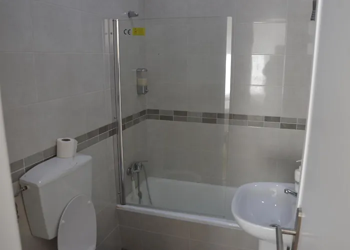 Lx Center Guest house 2*